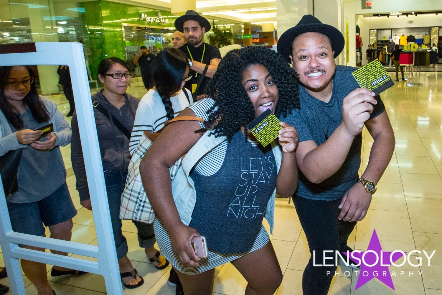 LENSOLOGY.NET - Forever 21 store opening, Arcadia, CA.
All images are copyright of Lensology.net
Email: info@lensology.net
www.lensology.net