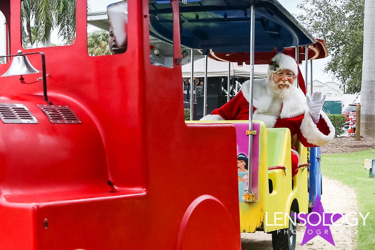 LENSOLOGY.NET - City Of Oakland Park Holiday Village Day Three, FtLauderdale, FL.
All images are copyright of Lensology.net
Email: info@lensology.net
www.lensology.net