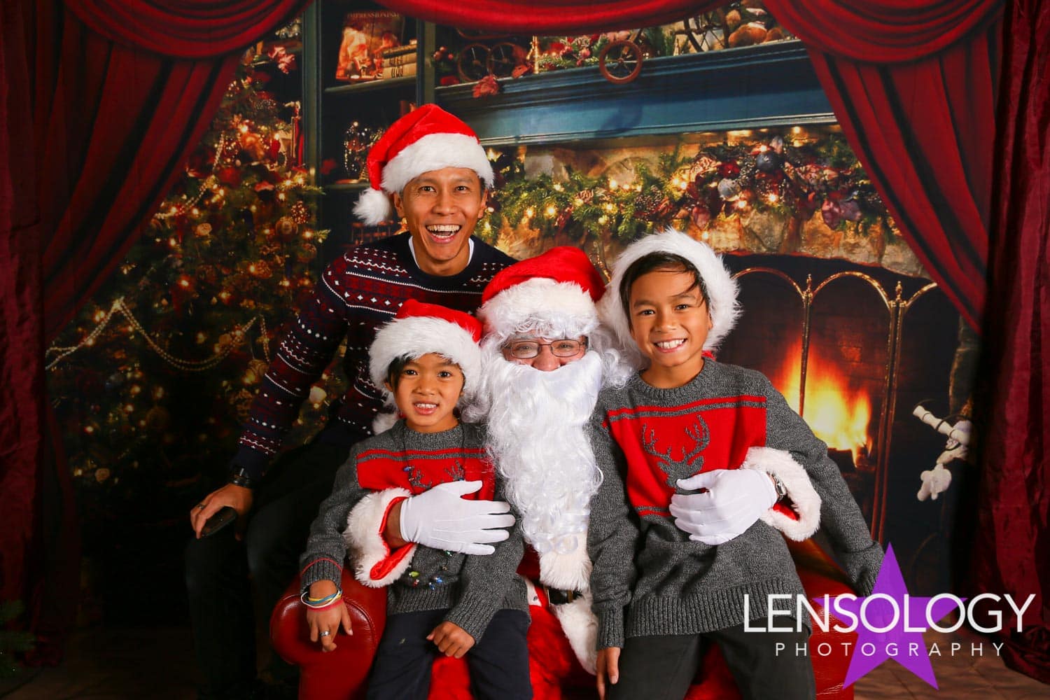 LENSOLOGY.NET - Sheraton Hotels Christmas Santa Shoot, LA, CA.
All images are copyright of Lensology.net
Email: info@lensology.net
www.lensology.net