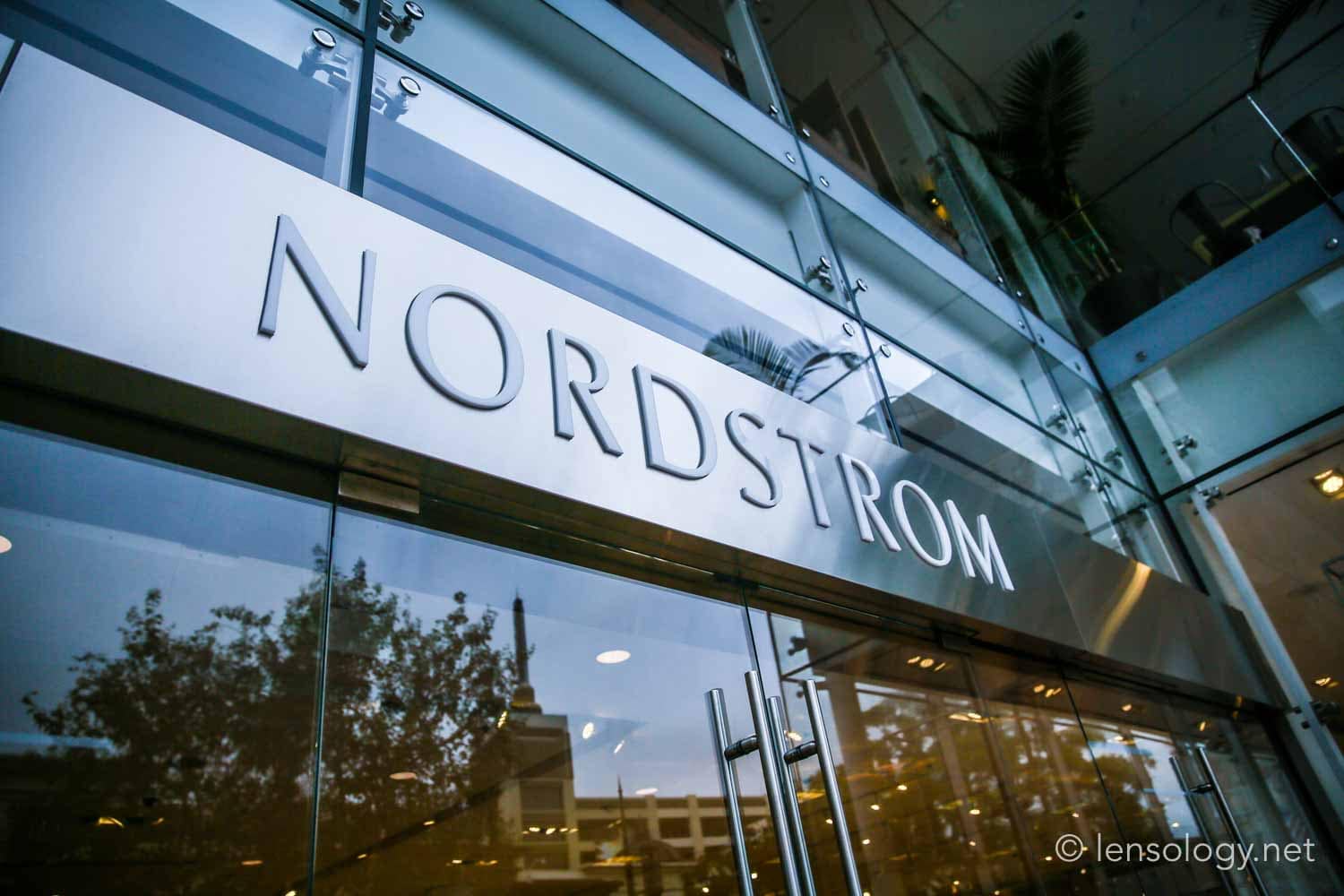 LENSOLOGY.NET - Charlotte Tilbury stand shoot at Nordstrom, LA, CA.
All images are copyright of Lensology.net
Email: info@lensology.net
www.lensology.net