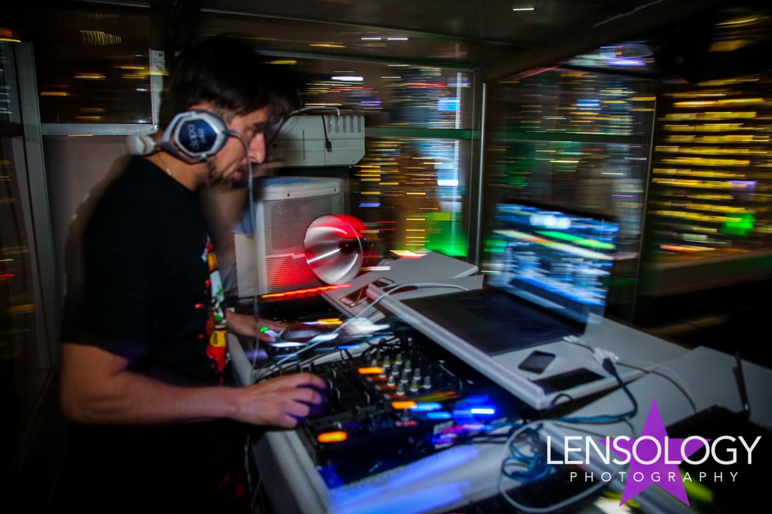 LENSOLOGY.NET - Webtoons corporate party, New York, NY.
All images are copyright of Lensology.net
Email: info@lensology.net
www.lensology.net