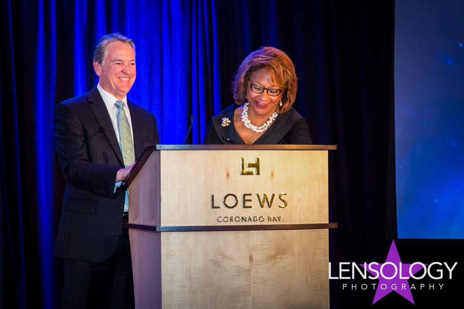 LENSOLOGY.NET - IMARC awards night, San Diego, CA.
All images are copyright of Lensology.net
Email: info@lensology.net
www.lensology.net