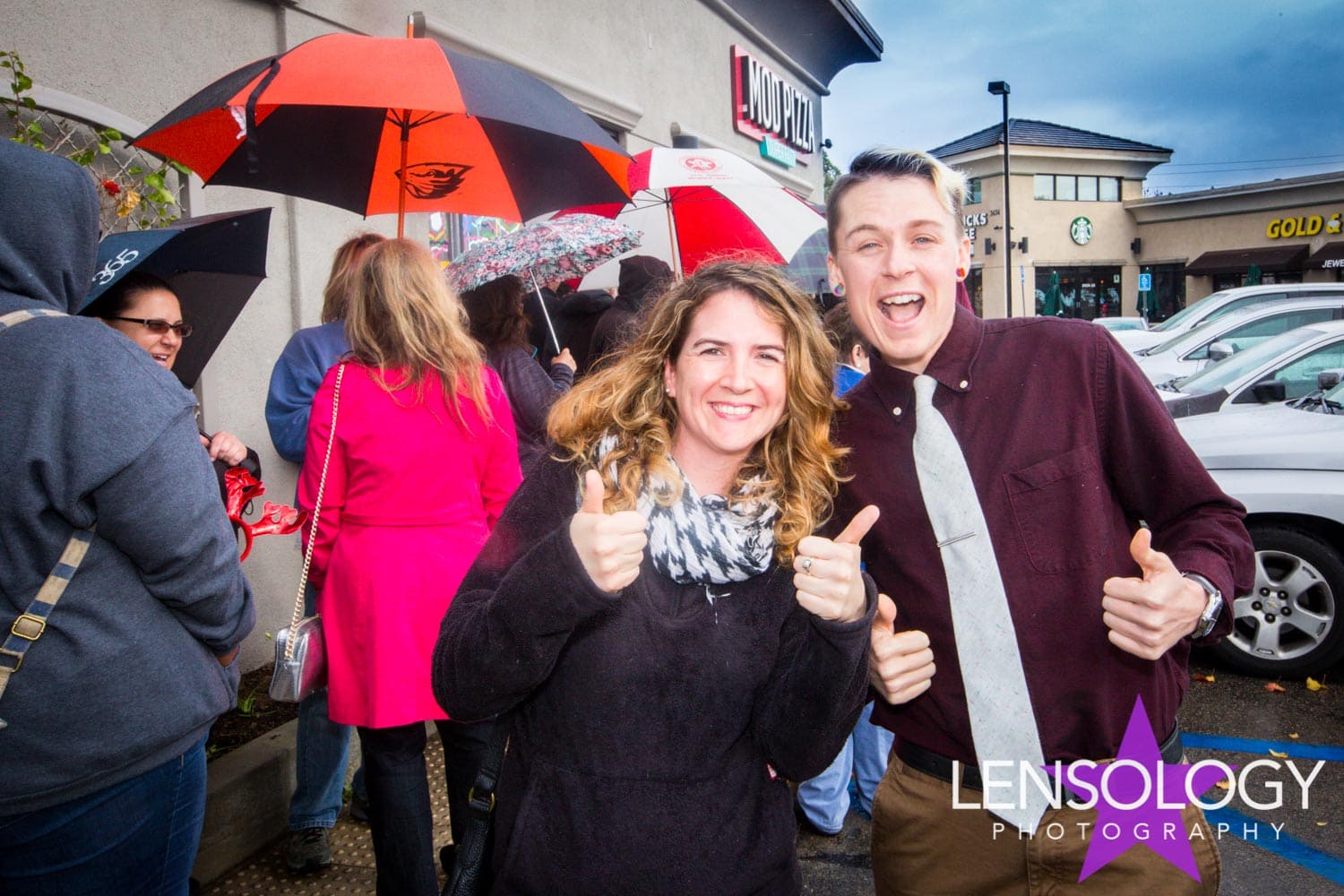 LENSOLOGY.NET - Modpizza restaurant opening, Riverside, CA.
All images are copyright of Lensology.net
Email: info@lensology.net
www.lensology.net