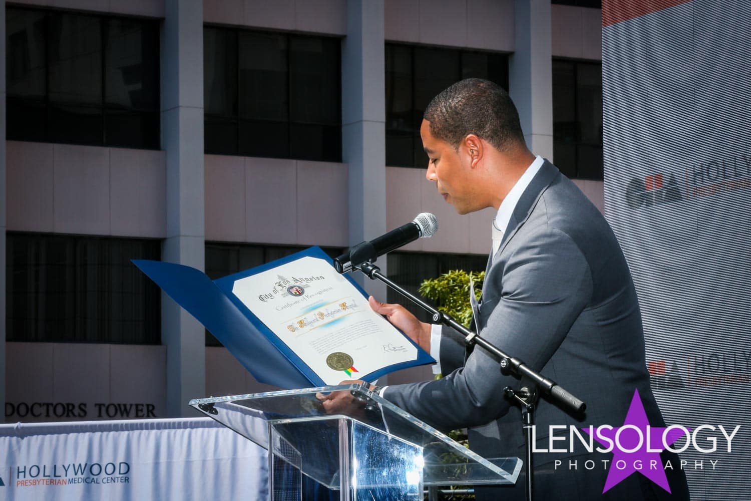 LENSOLOGY.NET - Ground breaking ceremony for new tower at the Hollywood Presbyterian Medical Center, LA, CA.
All images are copyright of Lensology.net
Email: info@lensology.net
www.lensology.net