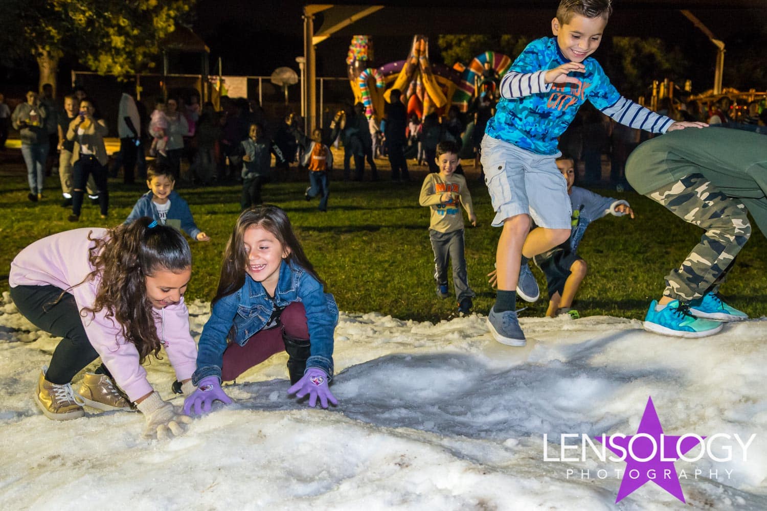 LENSOLOGY.NET - City Of Oakland Park Holiday Village day one, Ft Lauderdale, FL.
All images are copyright of Lensology.net
Email: info@lensology.net
www.lensology.net