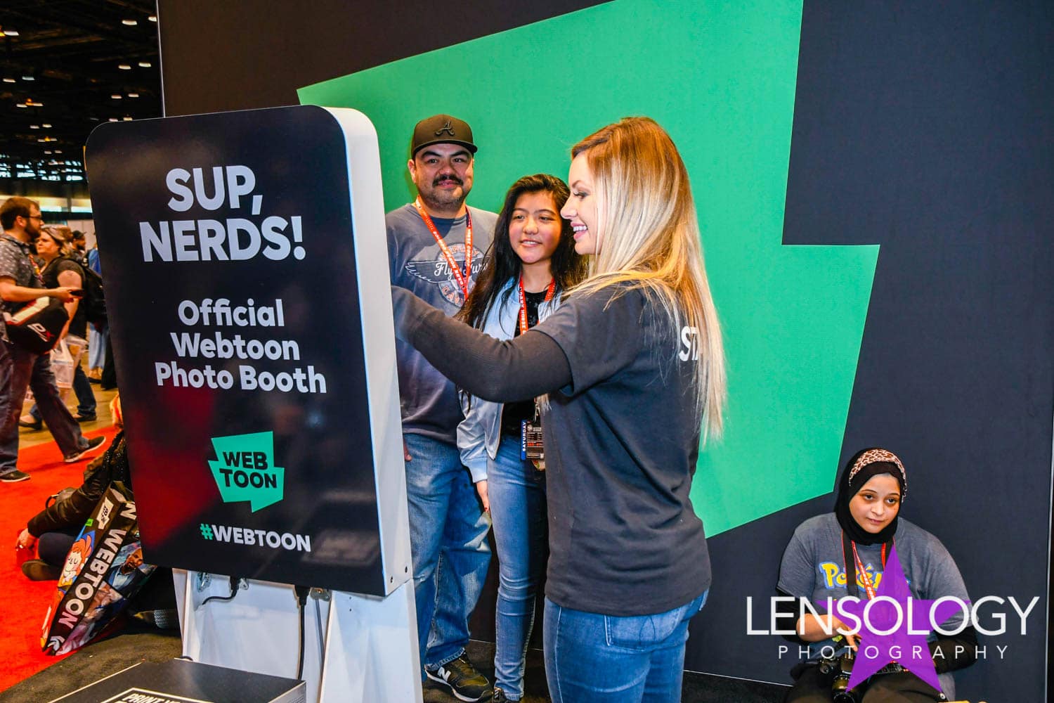 LENSOLOGY.NET - Webtoons stand at Comicon Day Two, Chicago, IL.
All images are copyright of Lensology.net
Email: info@lensology.net
www.lensology.net