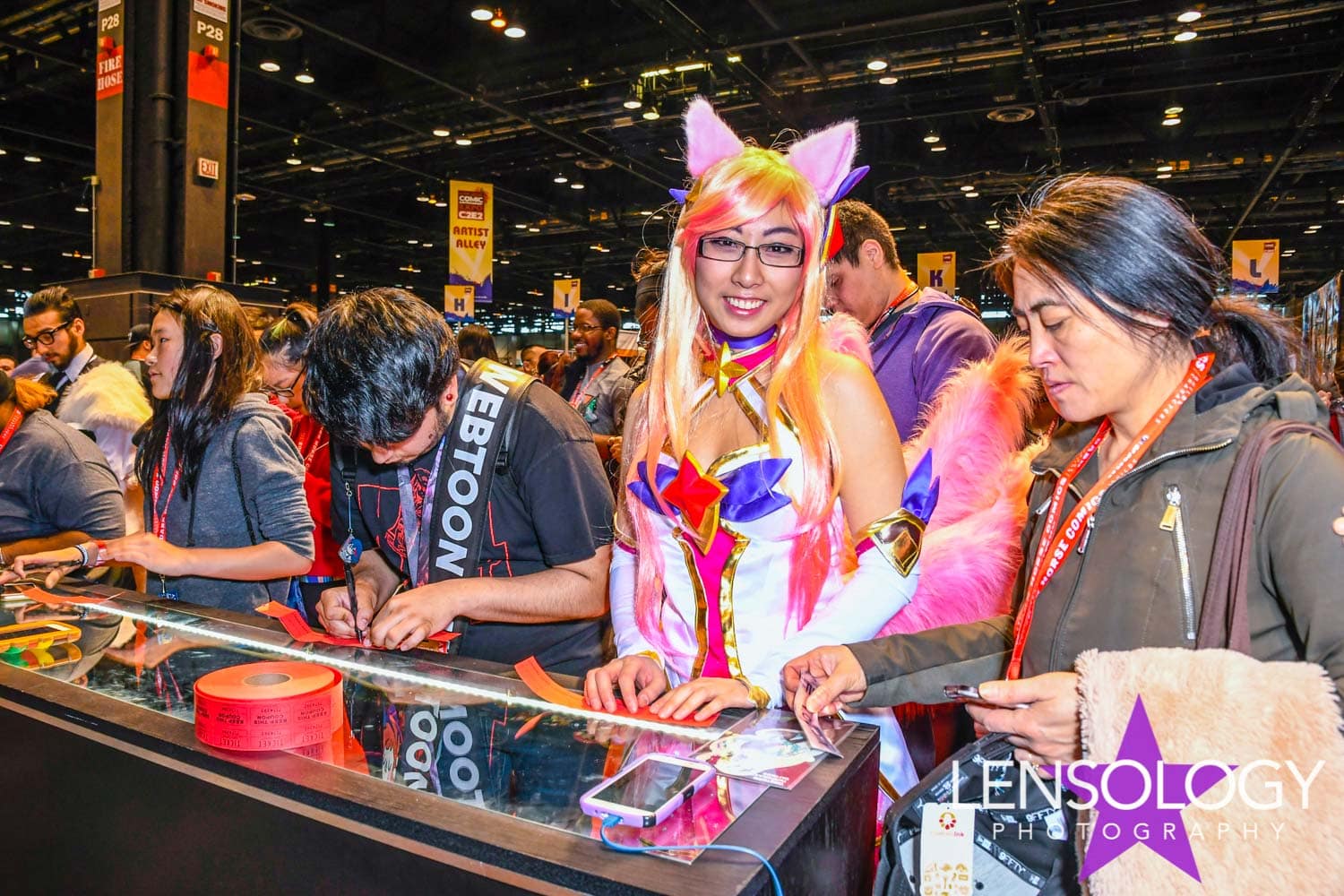 LENSOLOGY.NET - Webtoons stand at Comicon Day Two, Chicago, IL.
All images are copyright of Lensology.net
Email: info@lensology.net
www.lensology.net