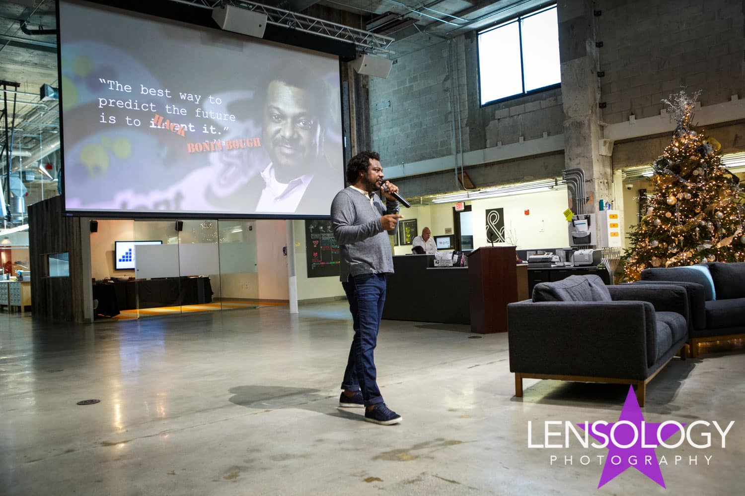 LENSOLOGY.NET - Crispin Porter & Bogusky conference, Coconut Grove, Miami, FL.
All images are copyright of Lensology.net
Email: info@lensology.net
www.lensology.net