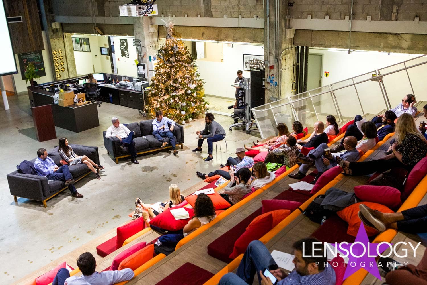 LENSOLOGY.NET - Crispin Porter & Bogusky conference, Coconut Grove, Miami, FL.
All images are copyright of Lensology.net
Email: info@lensology.net
www.lensology.net