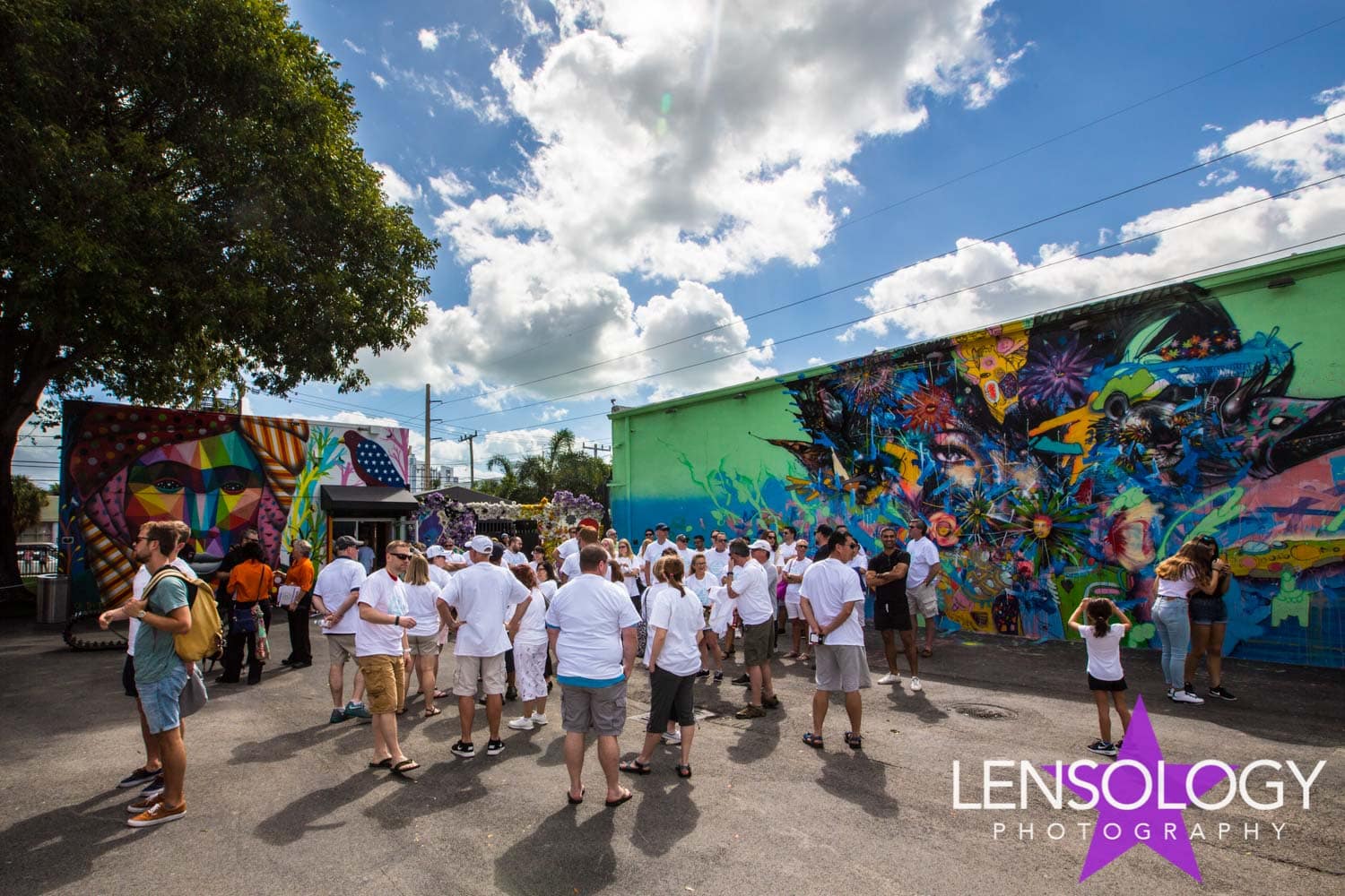 LENSOLOGY.NET - Strategic Incentives Solutions wall painting event for Evoqua, Miami, FL.
All images are copyright of Lensology.net
Email: info@lensology.net
www.lensology.net