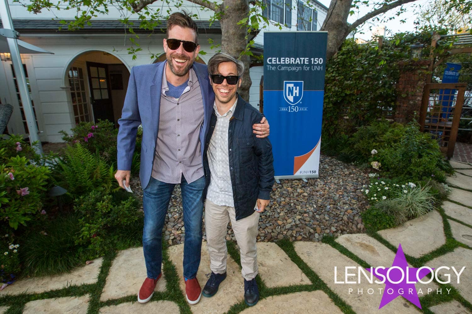 LENSOLOGY.NET - Unversity Of New Hampshire alumni presentation evening at Brentwood home of Marcey Carcey, LA, CA.
All images are copyright of Lensology.net
Email: info@lensology.net
www.lensology.net