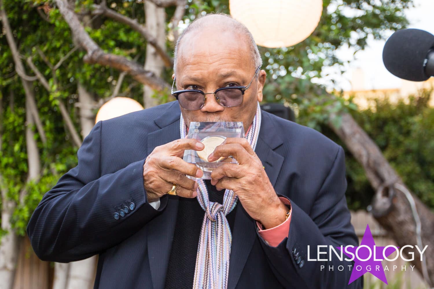 LENSOLOGY.NET - SACEM and The French Consul honors music veteran Quincy Jones with an award at the Résidence de France in Beverly Hills, CA.
All images are copyright of Lensology.net
Email: info@lensology.net
www.lensology.net