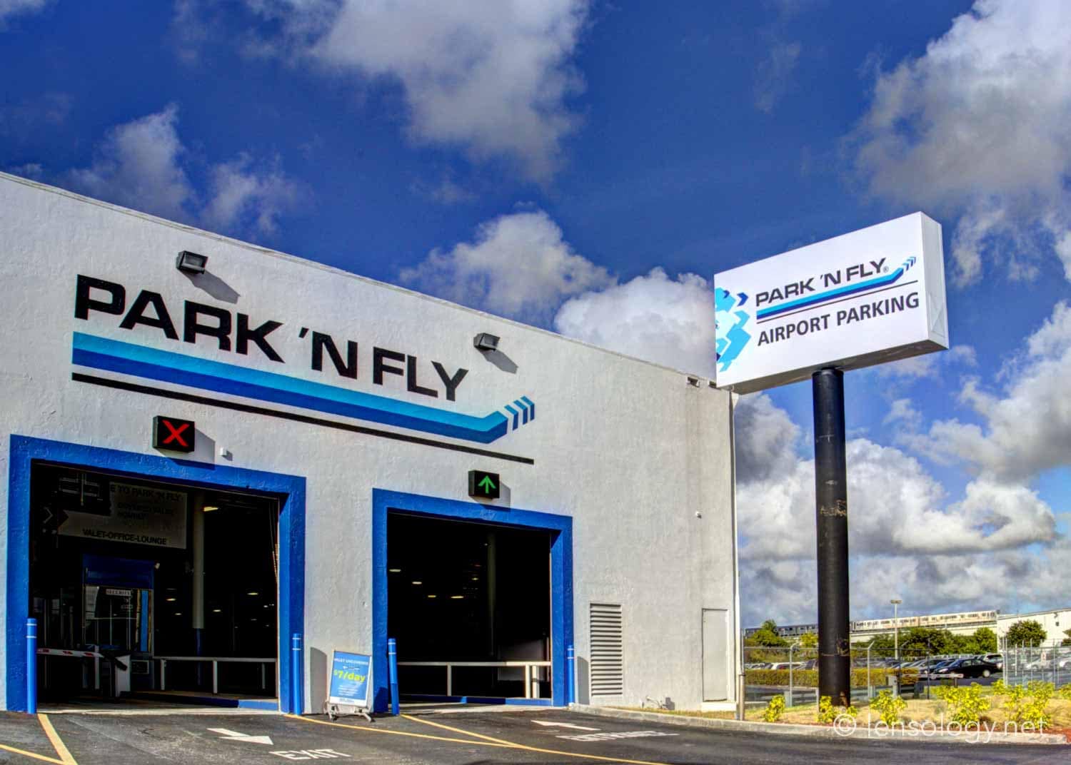 LENSOLOGY.NET - Commercial shoot for Park 'N Fly airport car parks, Miami, FL.
All images are copyright of Lensology.net
Email: info@lensology.net
www.lensology.net