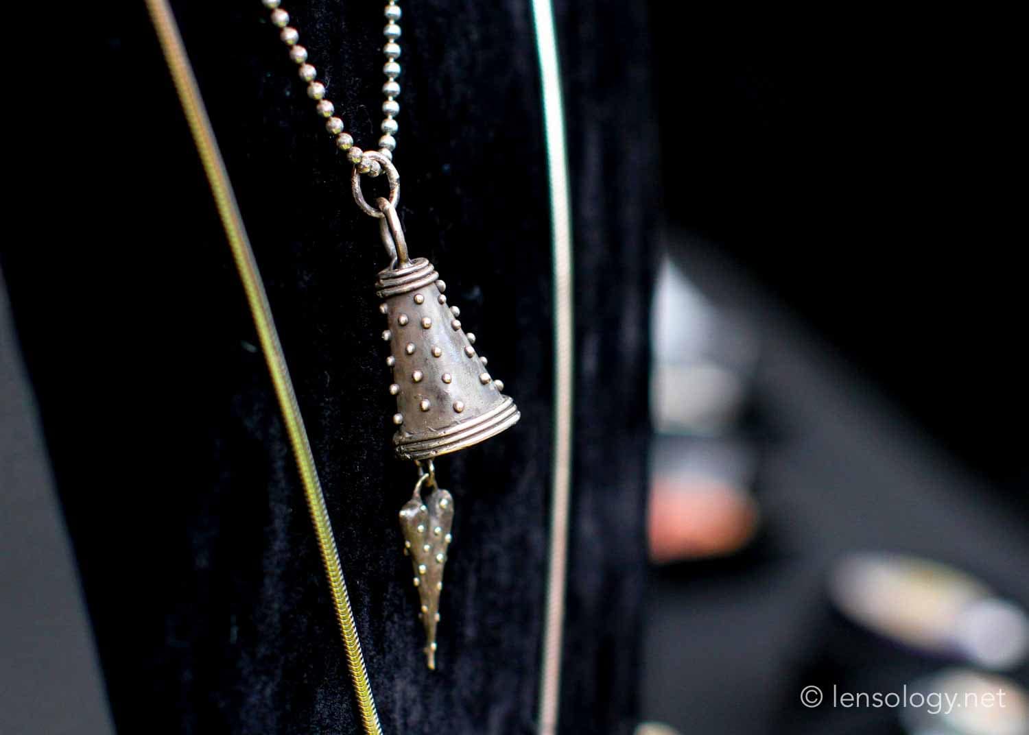 LENSOLOGY.NET - Infinitum Designs product shots at the Old Mission Alternative Art Show, Santa Barbara, CA.
All images are copyright of Lensology.net
Email: info@lensology.net
www.lensology.net