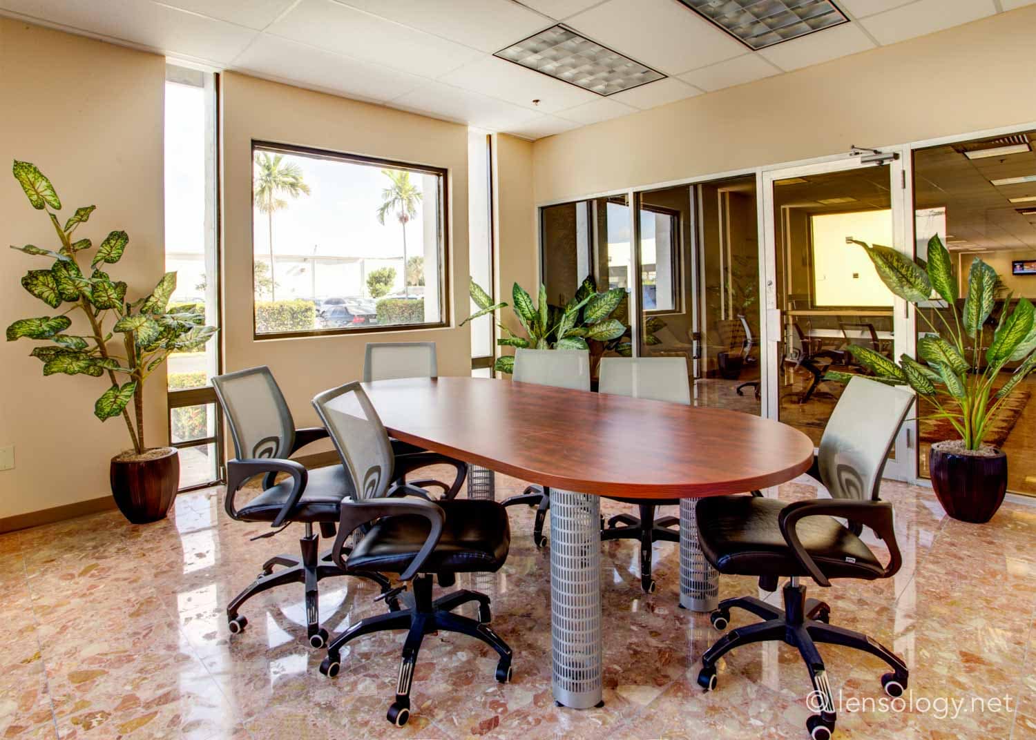 LENSOLOGY.NET - Commercial shoot for Park 'N Fly airport car parks, Miami, FL.
All images are copyright of Lensology.net
Email: info@lensology.net
www.lensology.net