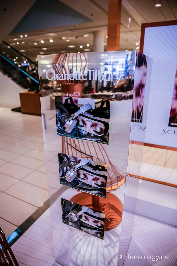 LENSOLOGY.NET - Charlotte Tilbury stand shoot at Nordstrom, LA, CA.
All images are copyright of Lensology.net
Email: info@lensology.net
www.lensology.net