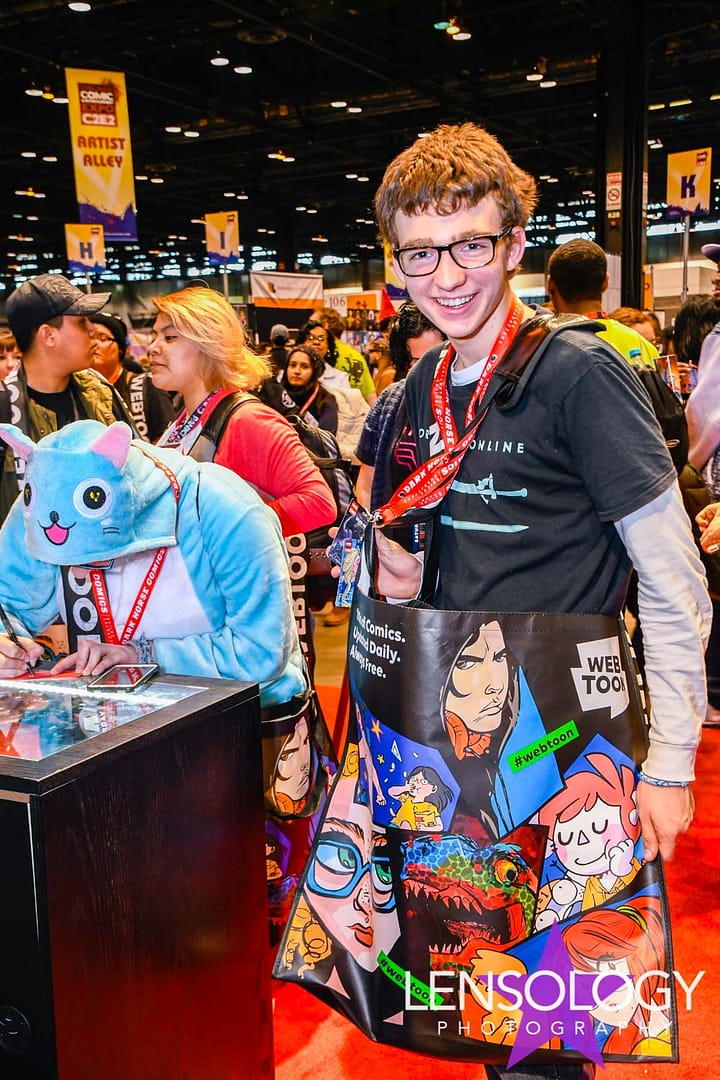 LENSOLOGY.NET - Webtoons stand at Comicon Day Two, Chicago, IL.
All images are copyright of Lensology.net
Email: info@lensology.net
www.lensology.net
