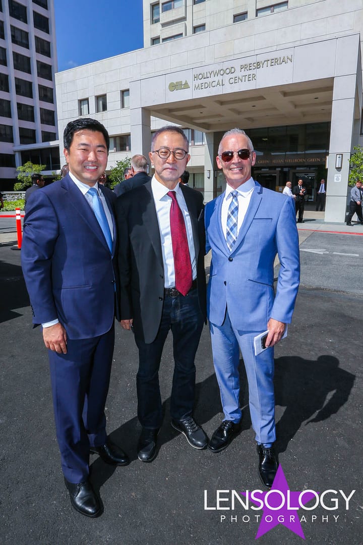 LENSOLOGY.NET - Ground breaking ceremony for new tower at the Hollywood Presbyterian Medical Center, LA, CA.
All images are copyright of Lensology.net
Email: info@lensology.net
www.lensology.net